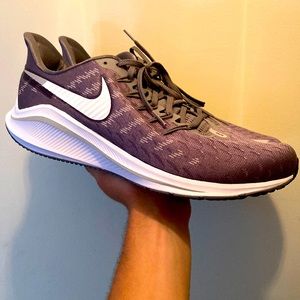 Grey Nike Zoom Vomero 14’s